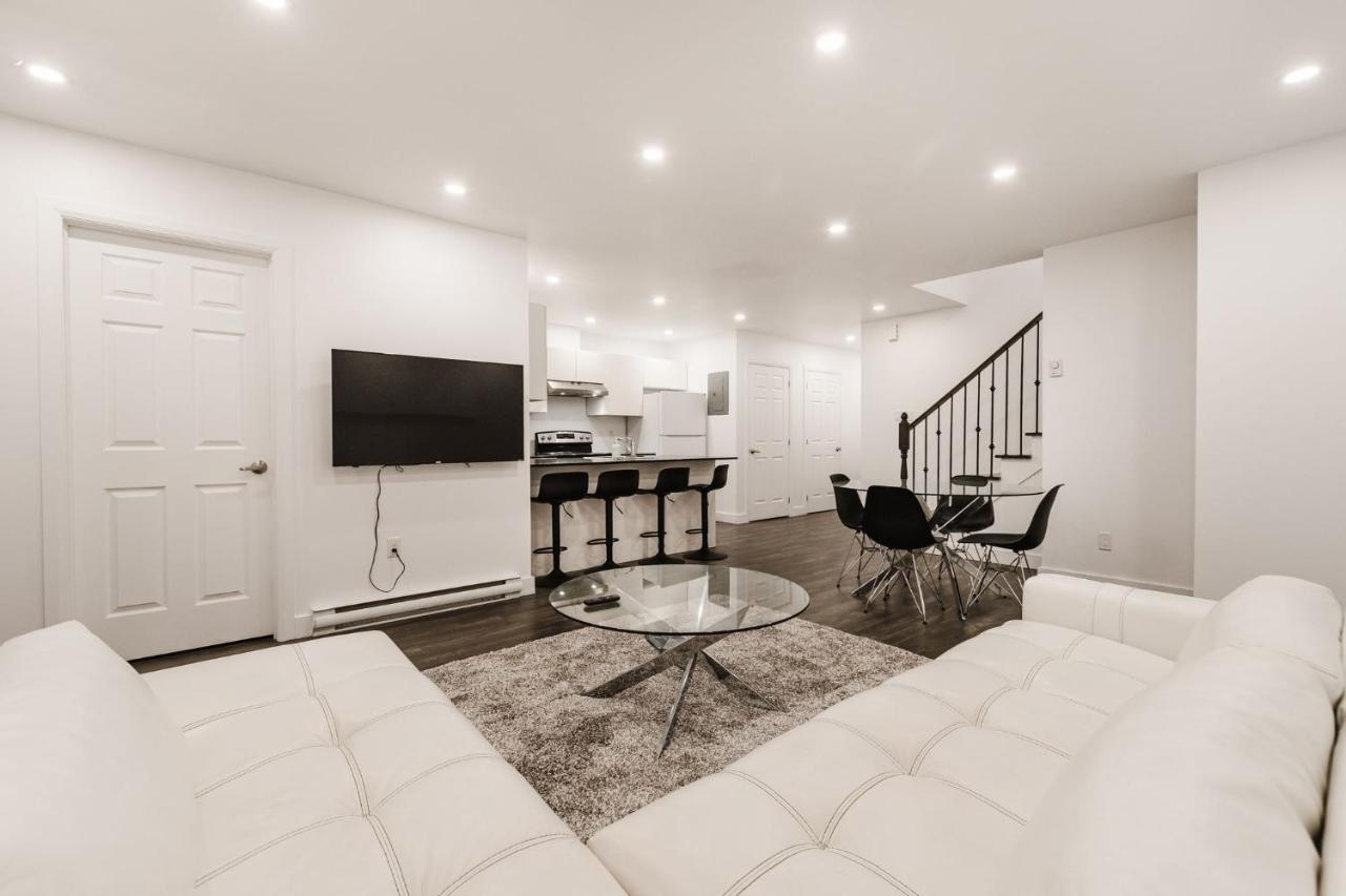 2 Bedroom - 1909 Apartment *
