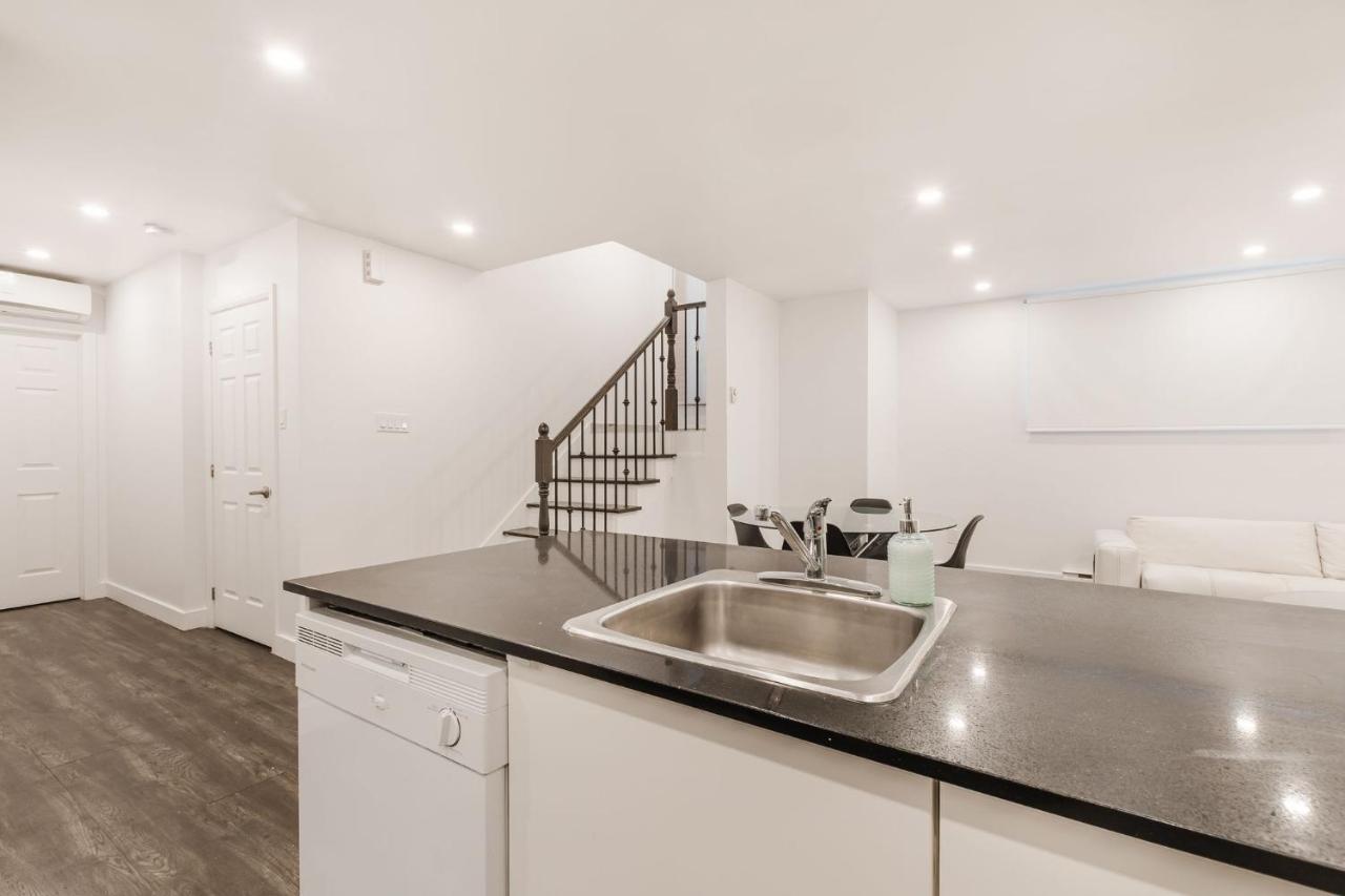 Apartment 2 Bedroom - 1909 Montreal