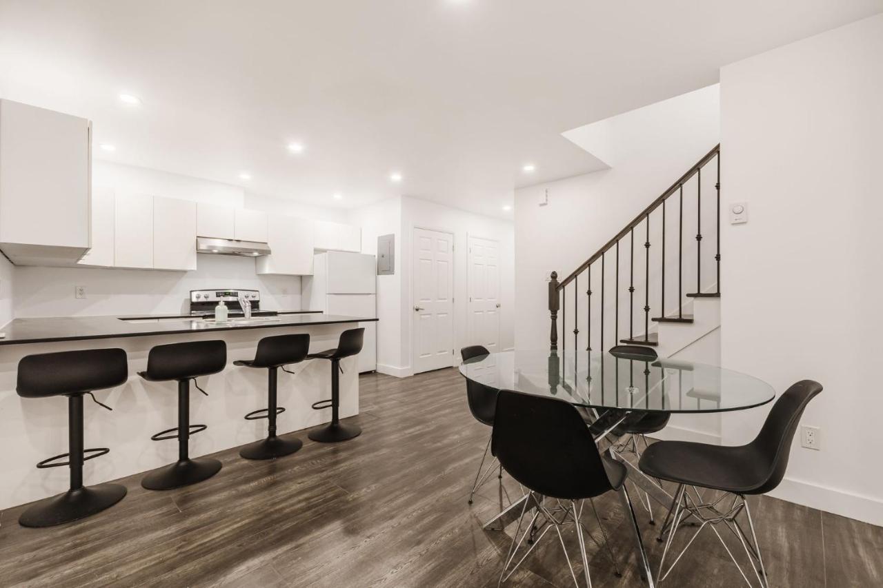 2 Bedroom - 1909 * Montreal